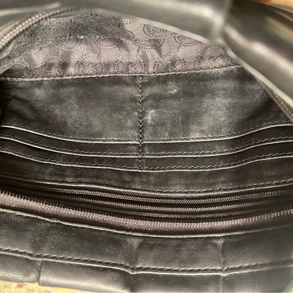 Michael kors clutch with detachable strap for crossbody - Picture 6 of 6